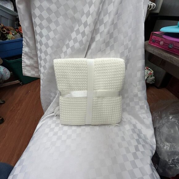 Waffle Weave Throw - NEW - Picture 6 of 6